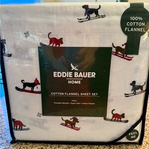 Eddie Bauer White Flannel Sheet Set with Skiing Dogs and Snowflakes